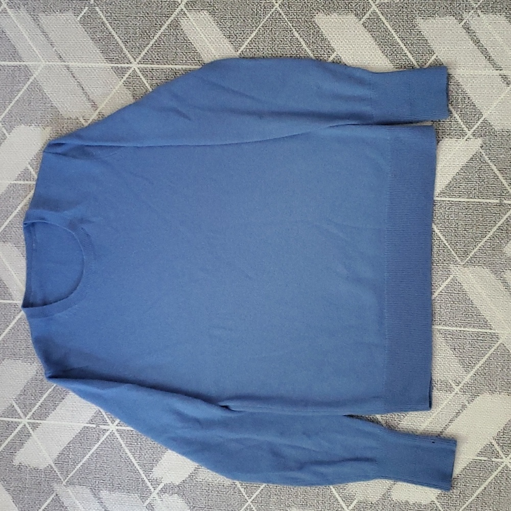 Everlane Cashmere Crew - Picture 3 of 8